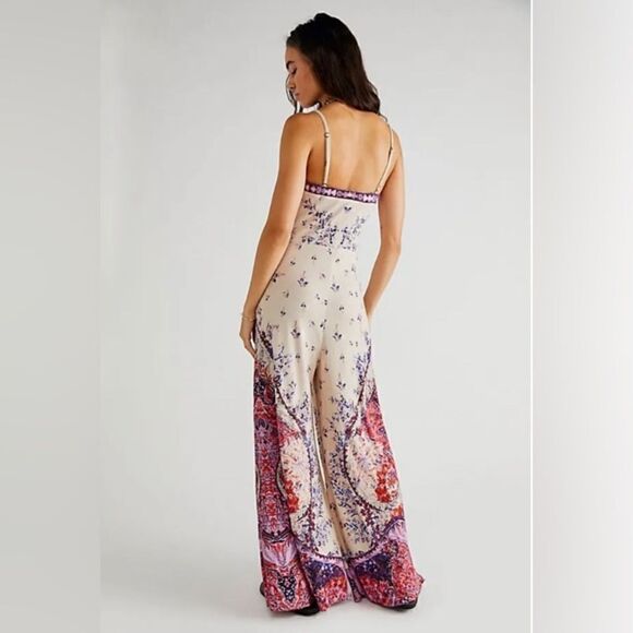 FREE PEOPLE ASTRID JUMPSUIT SIZE XSMALL IVORY NWT - Picture 8 of 9